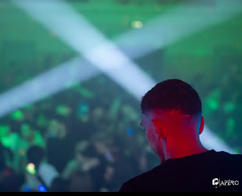 DJ MCZ SHOW EVENT pendant une animation d'événement